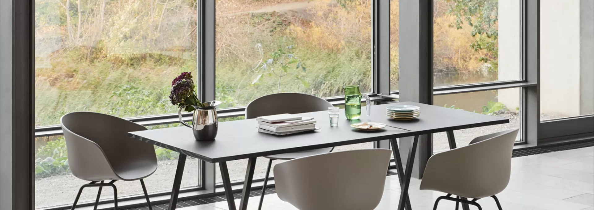 Designoffice | HermanMiller | LOOP STAND TABLE